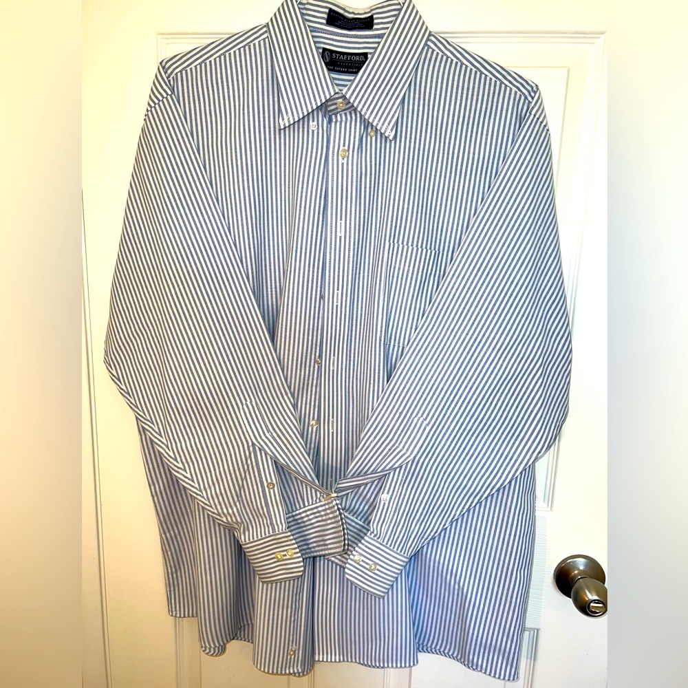 Mens Stafford Oxford stripe long sleeve button down 17 1/2, 34/35. good cond